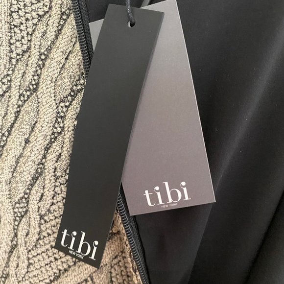 Tibi Pencil Skirt with Raised Pattern - Picture 6 of 7